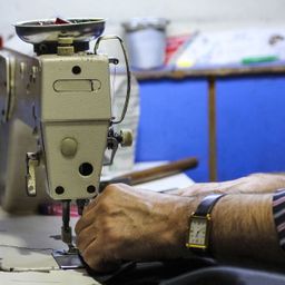 Comercial Herrera reparación de maquinas de coser 4